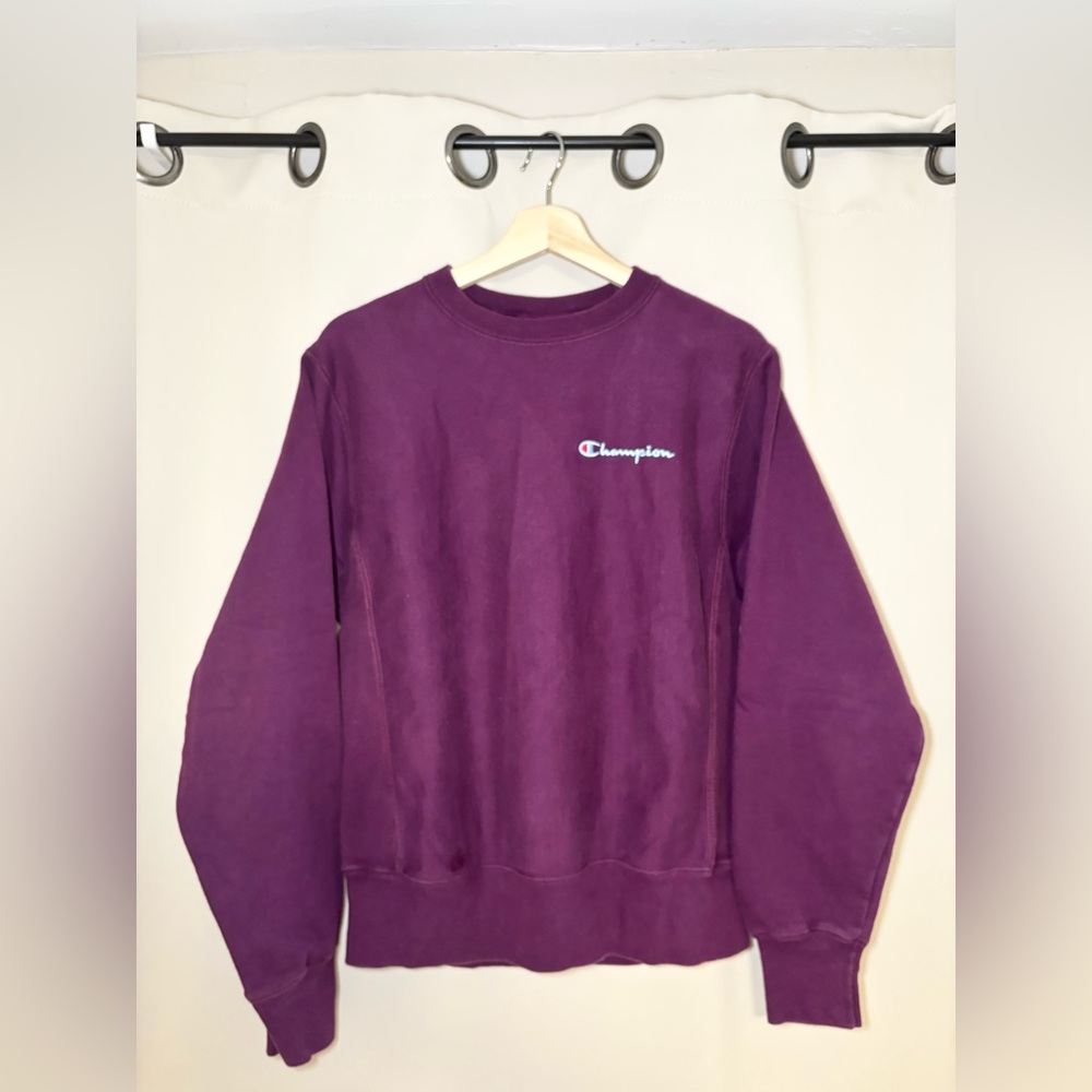 Women 100% authentic Champion Crewneck L/S Sweater size Small Solid Purple